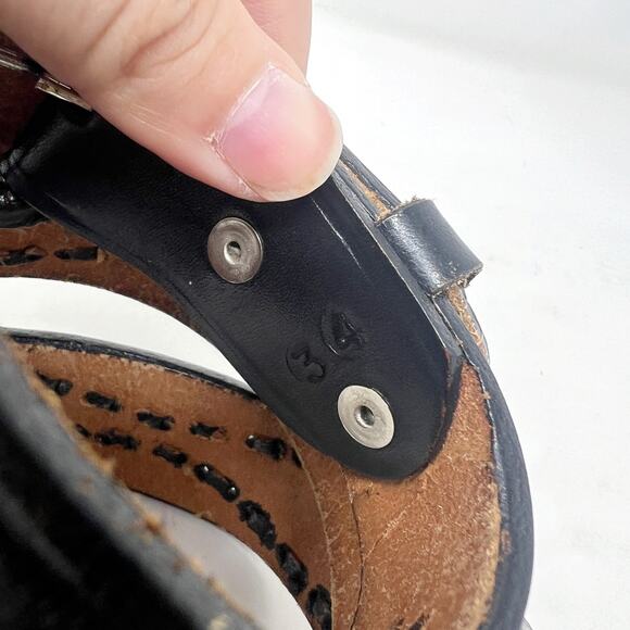 [Vintage] Black Distressed Tooled Leather Belt Size 34" - Picture 5 of 5